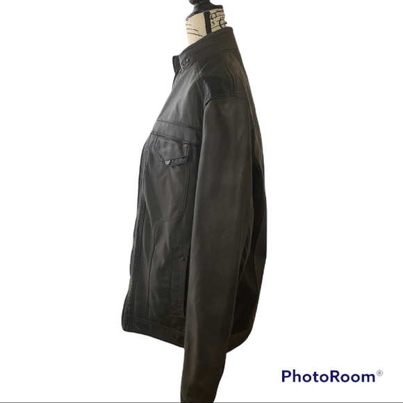 Black faux leather jacket Inc. NWT mandarin collar, 4 pockets , 1 zips Men’s Sm - Picture 5 of 7